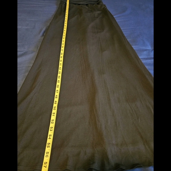 Beautiful Black Elegant Black Evening Gown-Size 4 - Picture 17 of 17